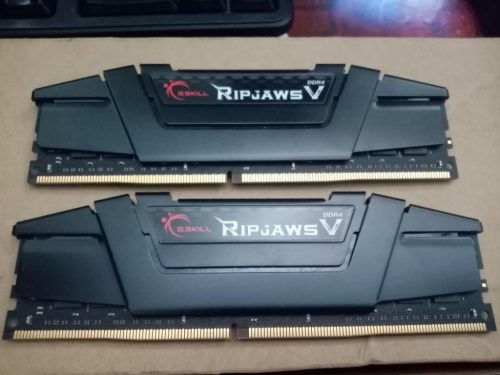 رم دسکتاپ G.SKILL RIPJAWS V 16GB (2×8) 2400MHZ DDR4 (استوک)