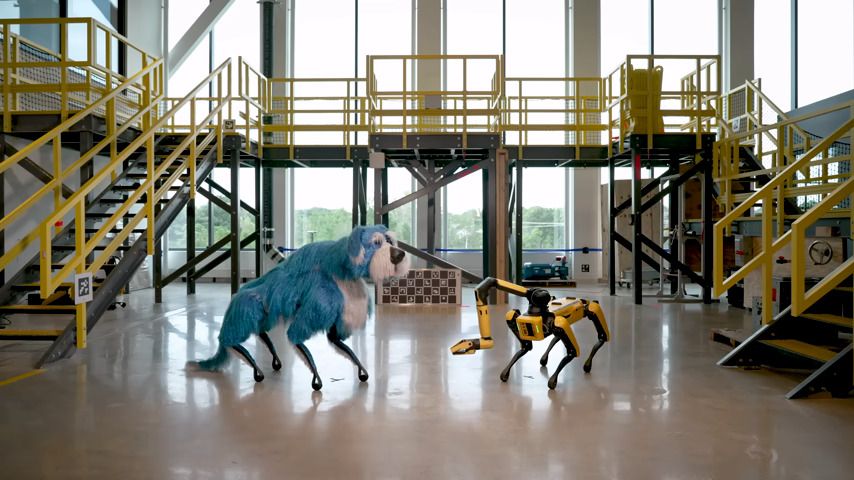 با اسپارکلز، که به نام Boston Dynamics' Spot شناخته می شود، در لباس سگ کرکی آبی بزرگ آشنا شوید.