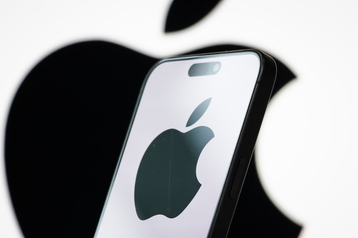 apple on phone