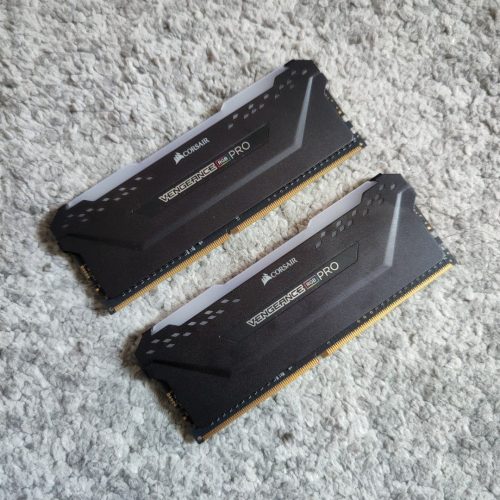 رم CORSAIR VENGEANCE RGB PRO 32GB (2×16) 3200MHZ DDR4 (استوک-دارای جعبه-گارانتی PG) - Image 1