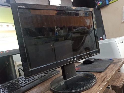 مانیتور 16 اینچ LED برند XVISION (استوک/گرید+B)